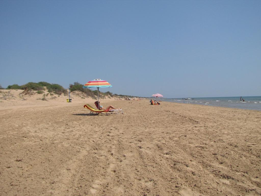 Residence Del Mare Casesicule Санта Мария дел Фокало Стая снимка